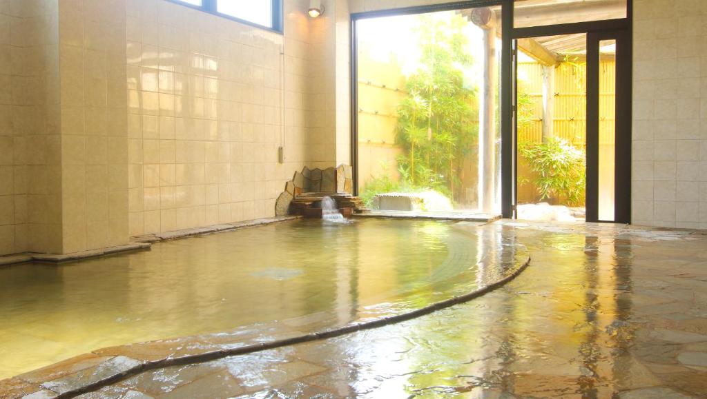 Hot spring bath