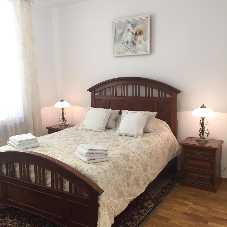 Guest House near Patriarch's Ponds photo