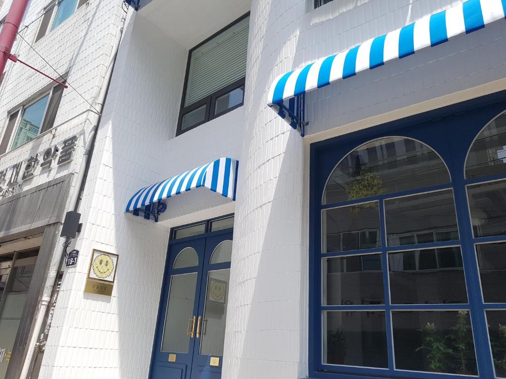 호스텔 싱글싱글 호텔 이미지 2