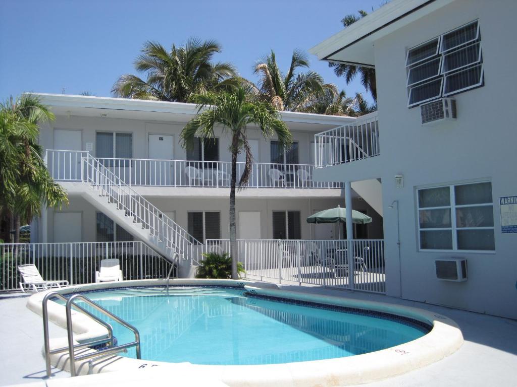Summerland Suites photo