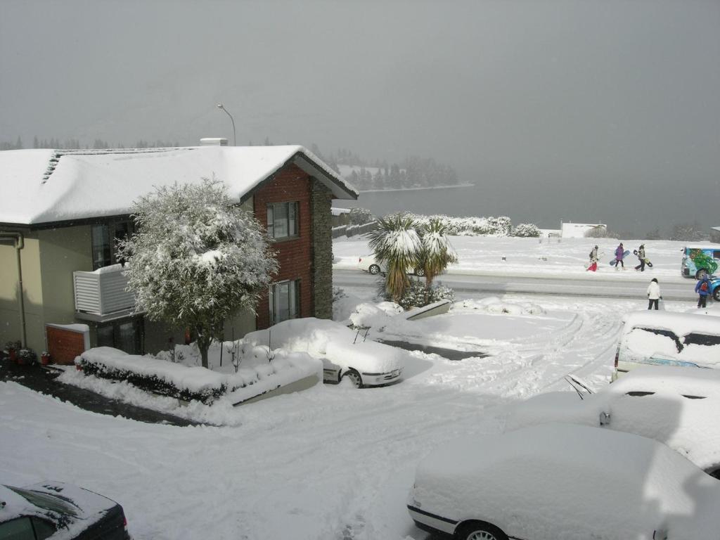 Queenstown Motel Apartments photo