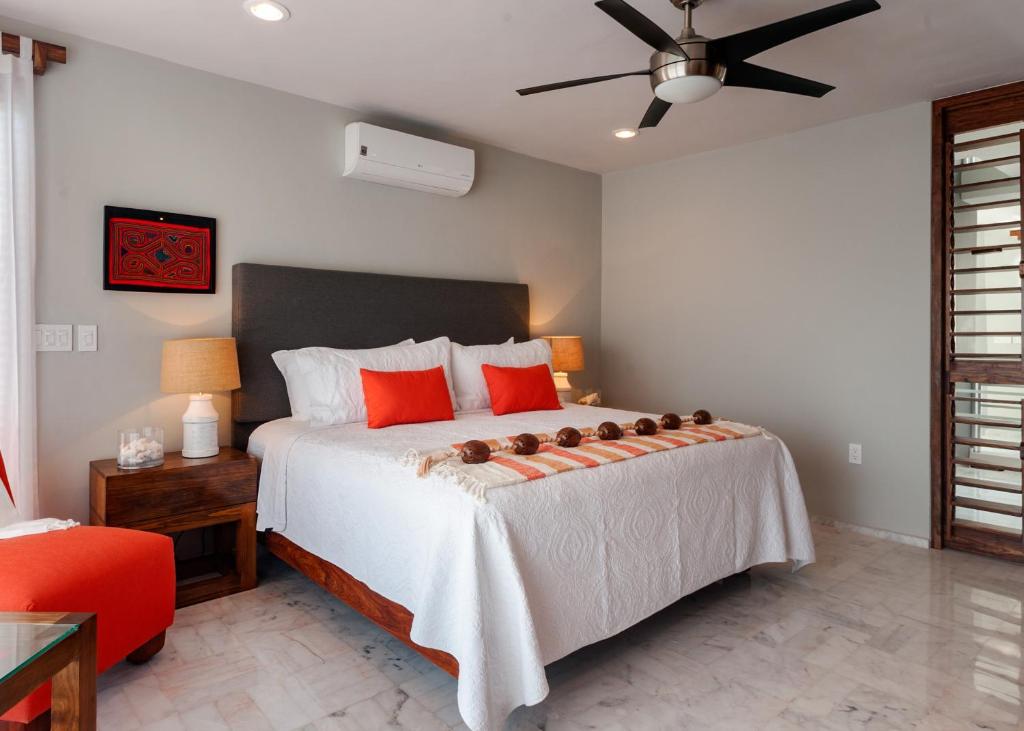 Casa Agua Azul - Family Getaway with Stunning Ocean Views - 3