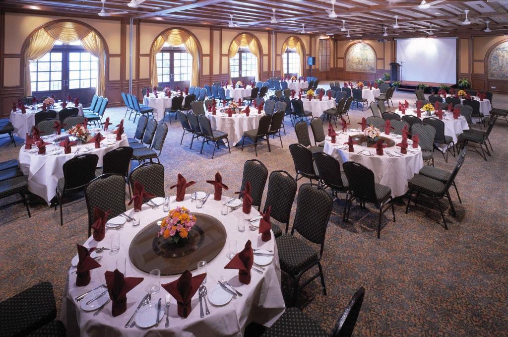 Banquet hall