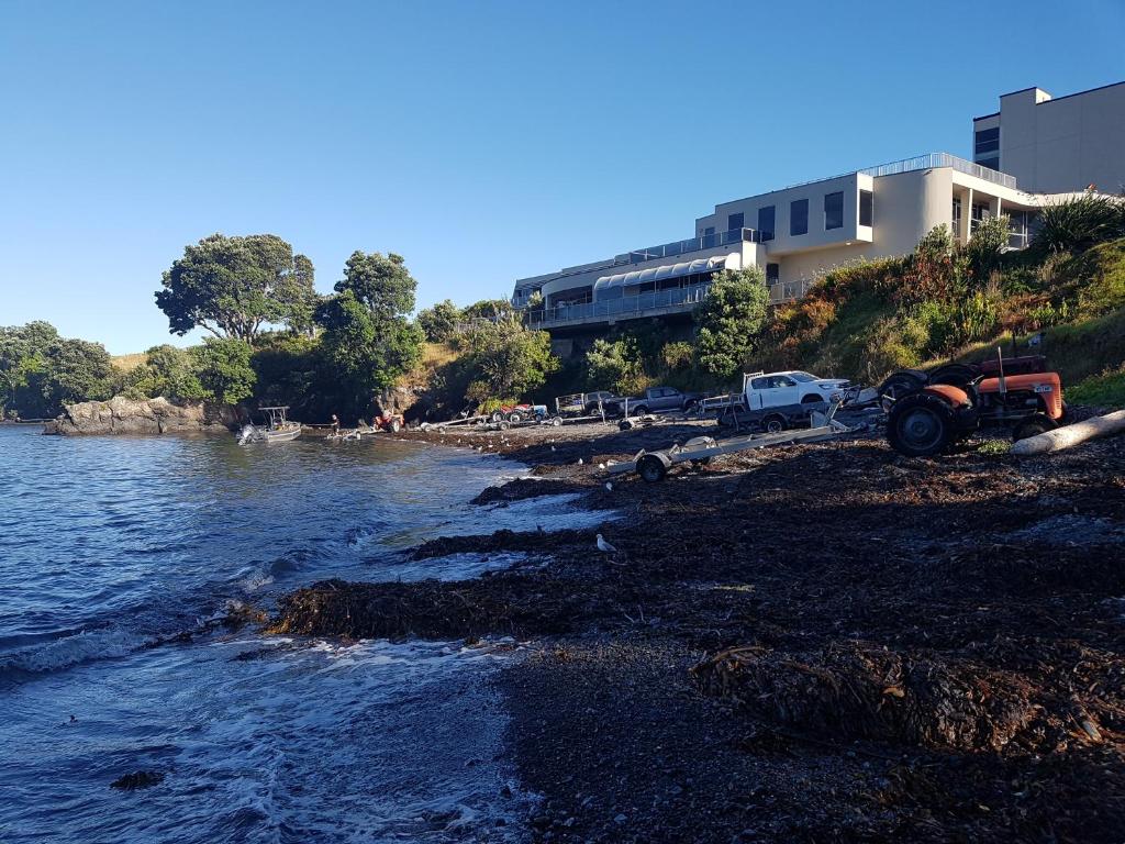 Te Kaha Beach Resort photo