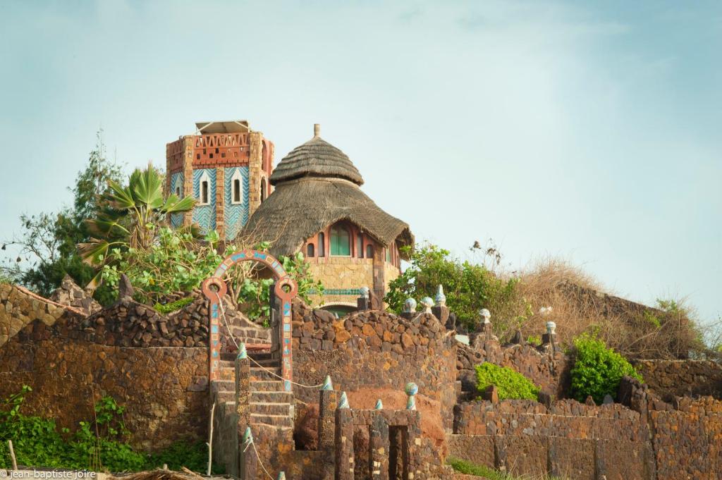 Sobo Bade, Toubab Dialaw