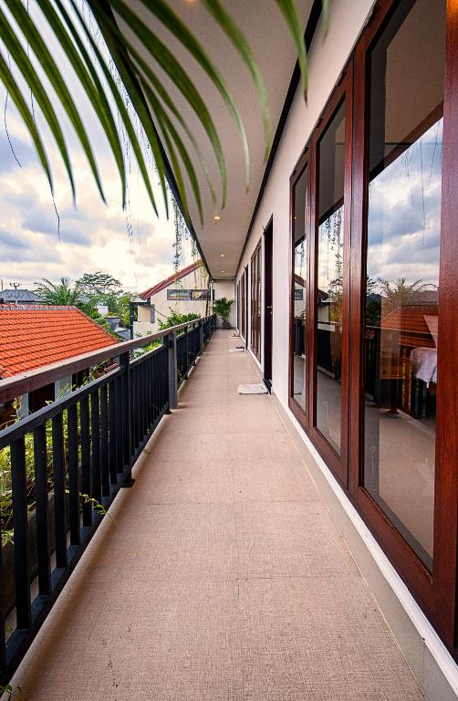 バリ フルムーン ゲストハウス (Bali Fullmoon Guesthouse) バルコニー/テラス