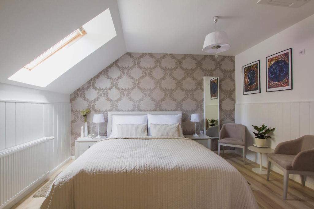 Penzion Kuria — Hotel in Trencin
