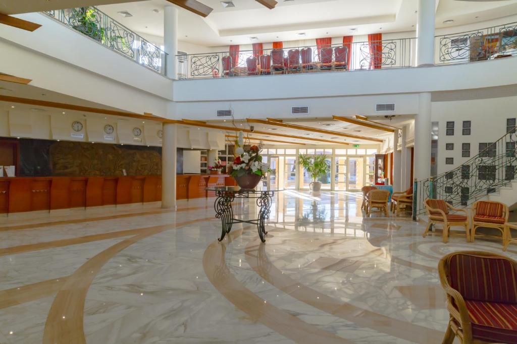 Coral Beach Resort Tiran (Ex. Rotana) photo