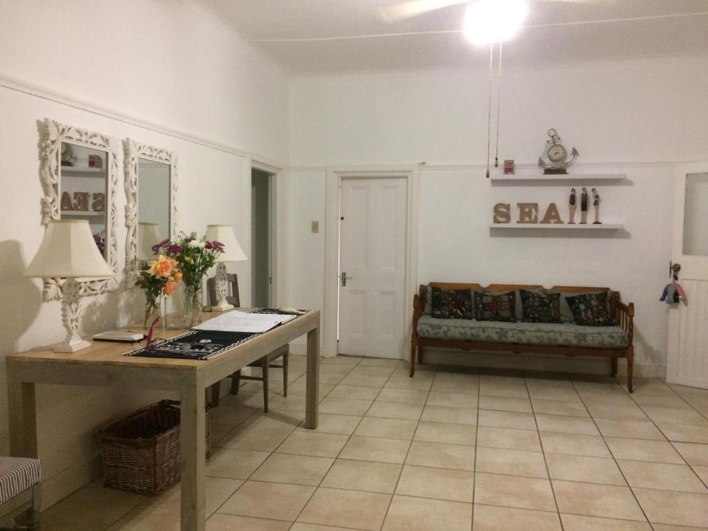Breeze Inn Guesthouse photo