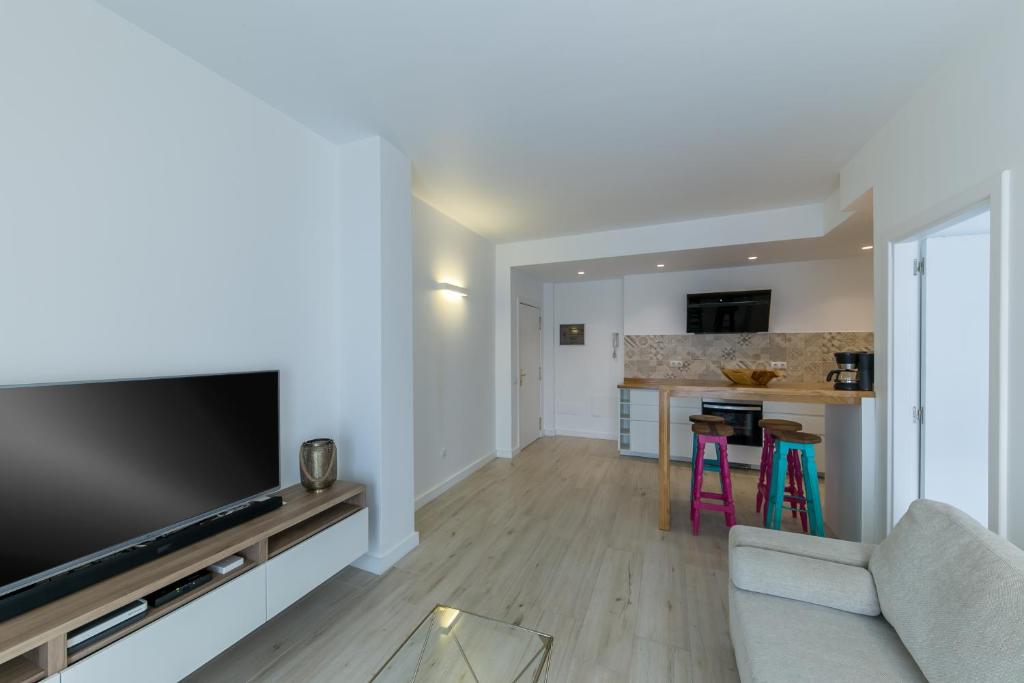 Deluxe Apartment Las Canteras with Wifi - 4