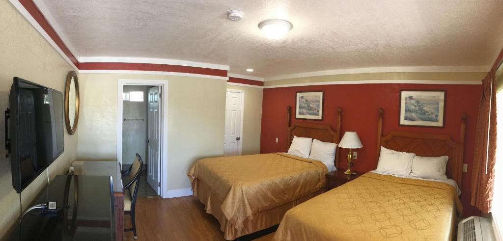 Wagon Wheel Motel photo