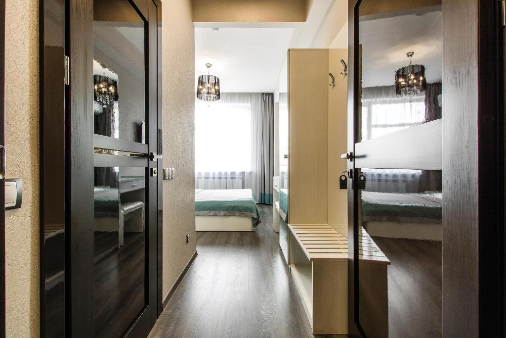 Hotel Corona photo