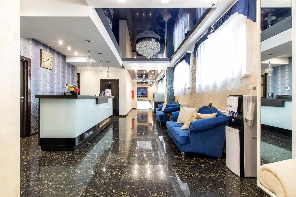 Hotel Corona photo