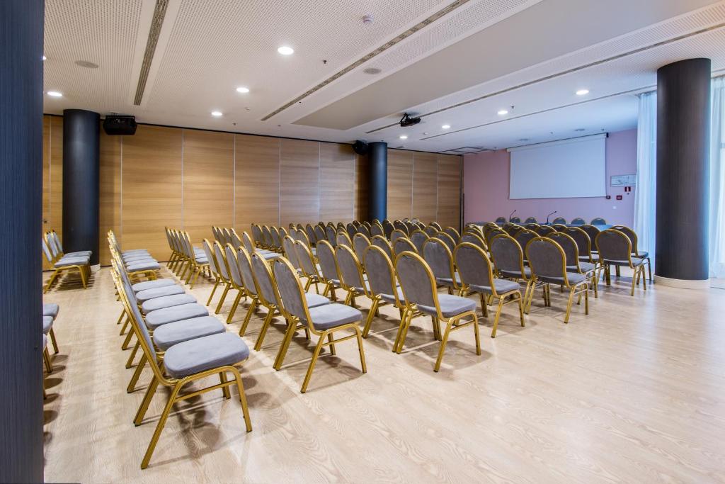 Hotel Atrium Photo 15