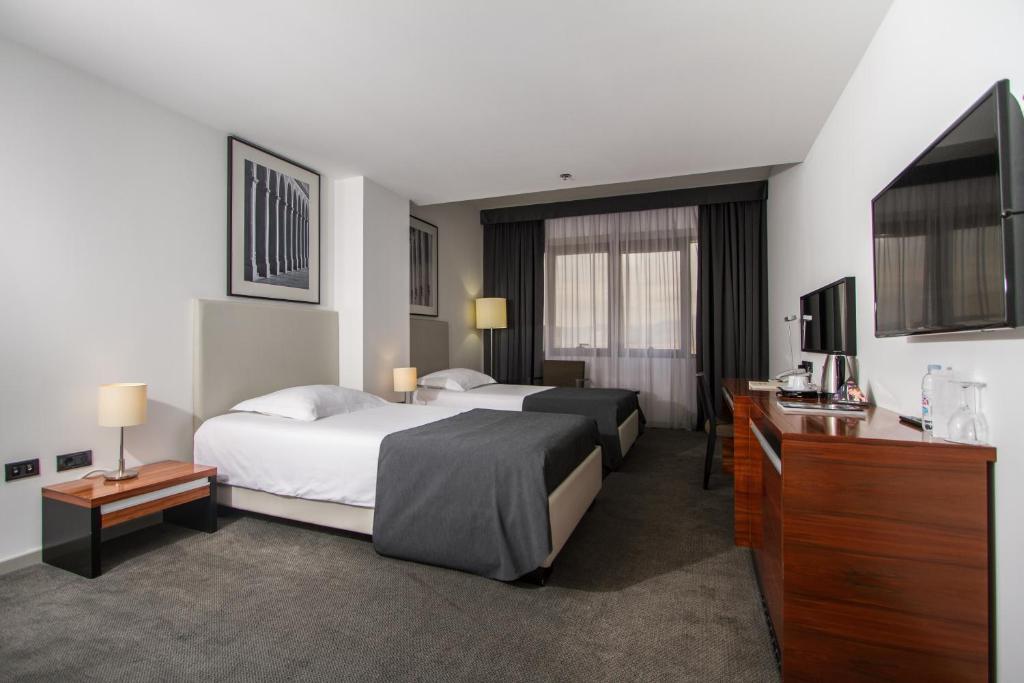 Hotel Atrium Photo 21