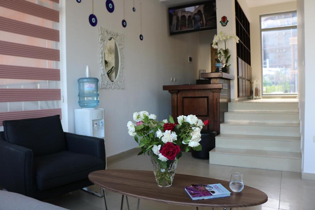 Persani Hotel-Free Parking photo