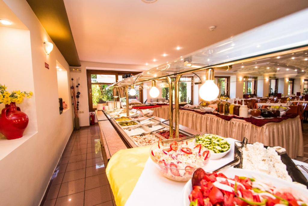 Hotel Brascos — Restaurant & bars in Rethymnon