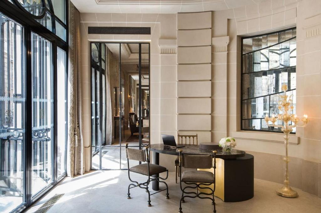 Hotel de Crillon photo