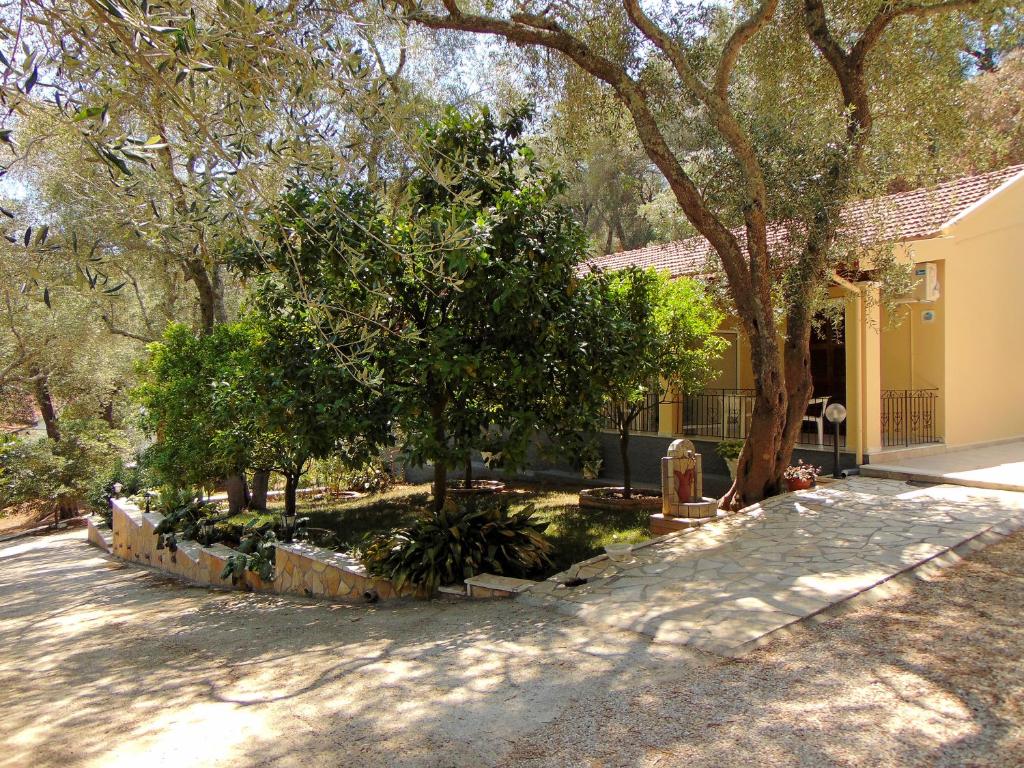 Villa Eleni - Studios — Hotel in Corfu Island