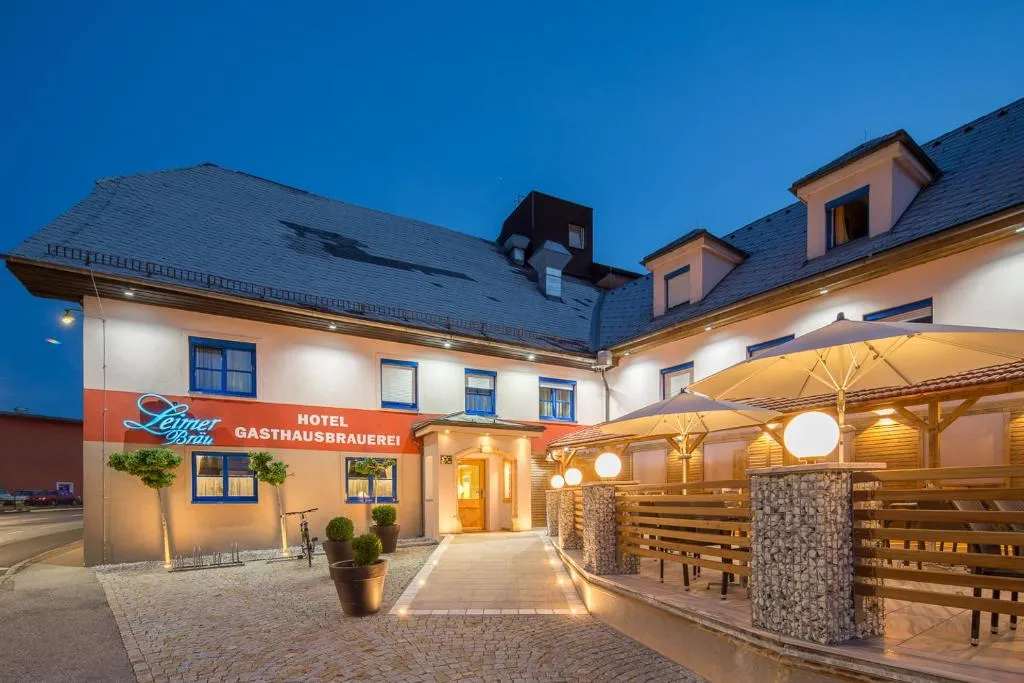 莱默尔布劳酒店，位于Lenzing的酒店
