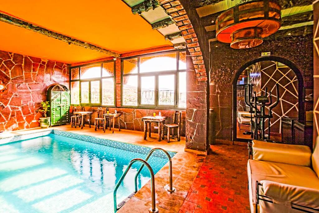 Swimming pool