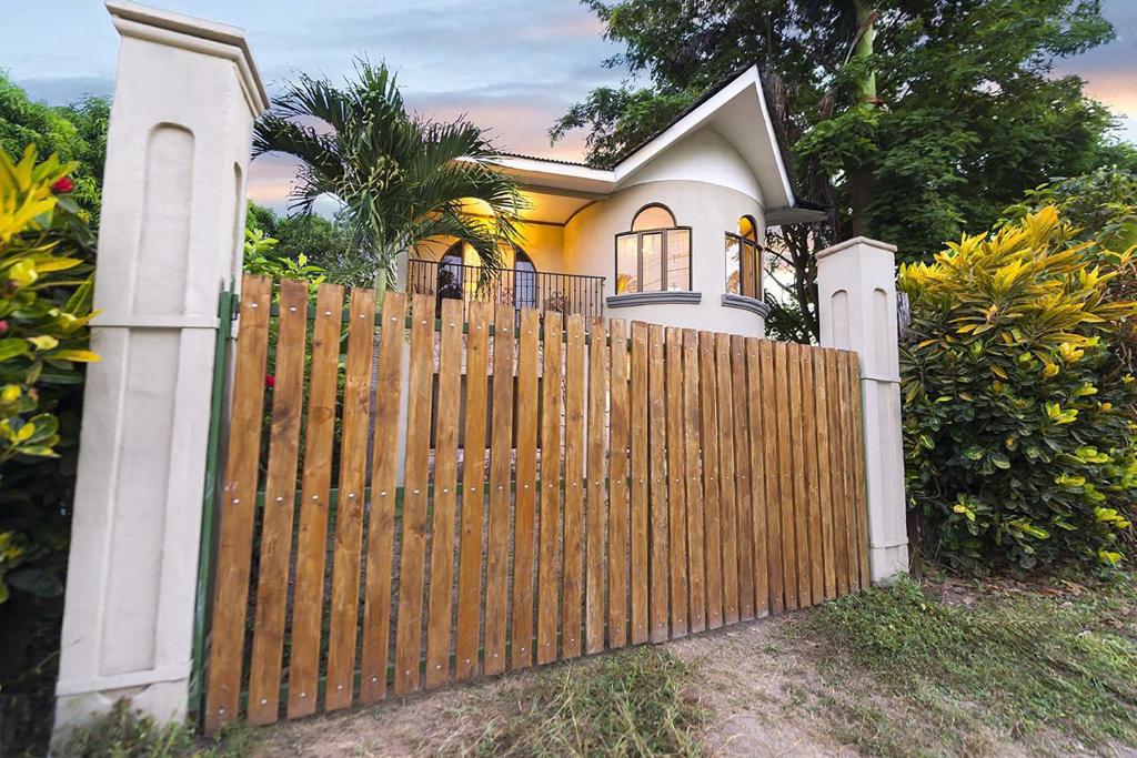 Pura Vida House Cabo Blanco photo