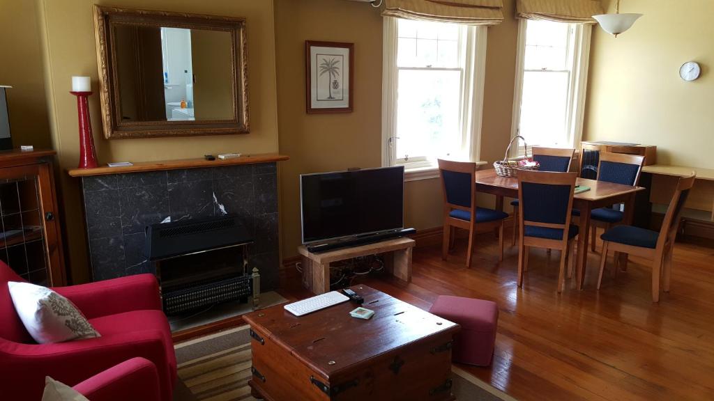 Royal George Apartment