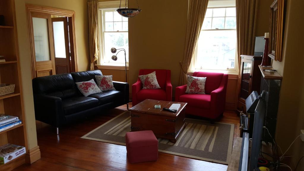 Royal George Apartment