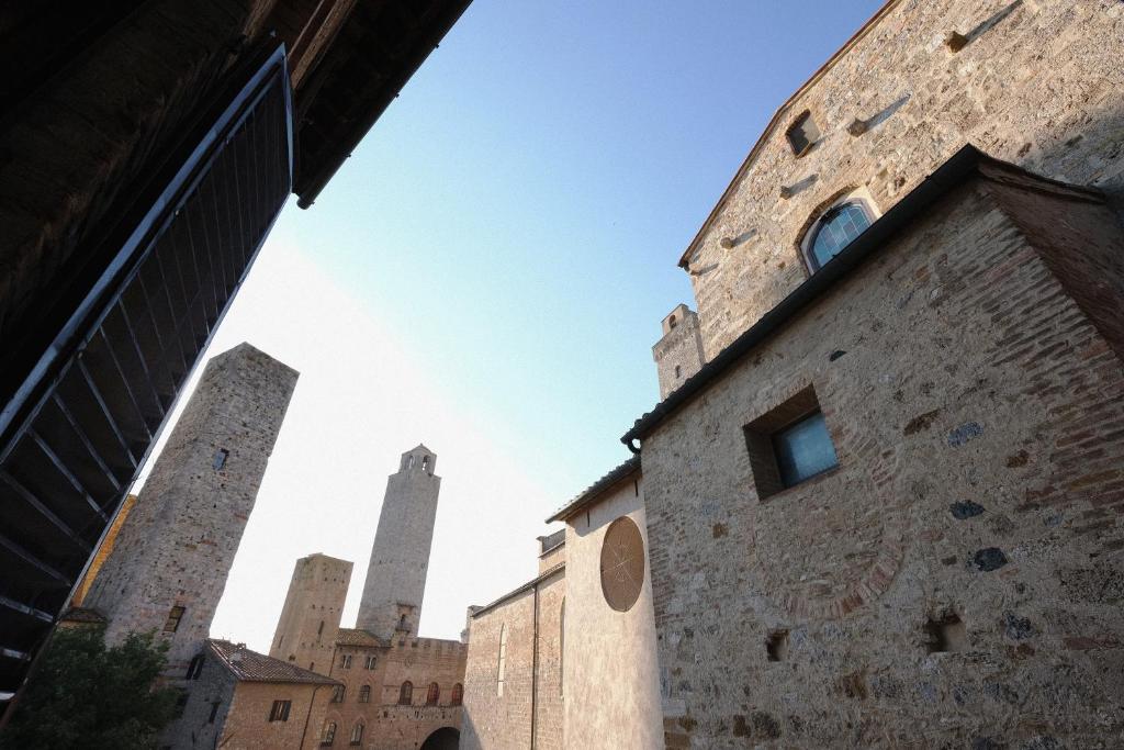 Appartamenti Panoramici Piazza delle Erbe — Hotel in San Gimignano