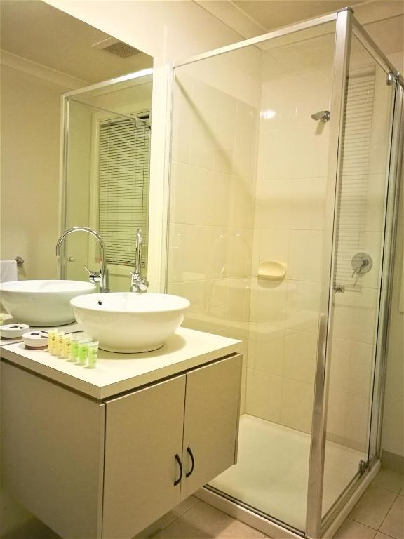 Insaa Serviced Apartments Dandenong photo