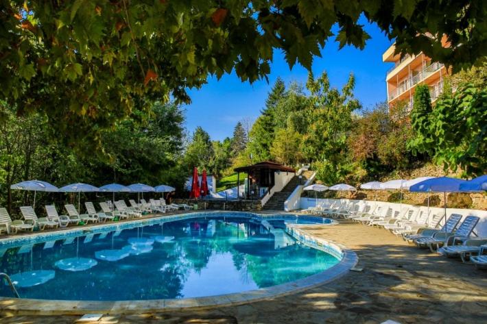Vezhen Hotel - Free Parking photo