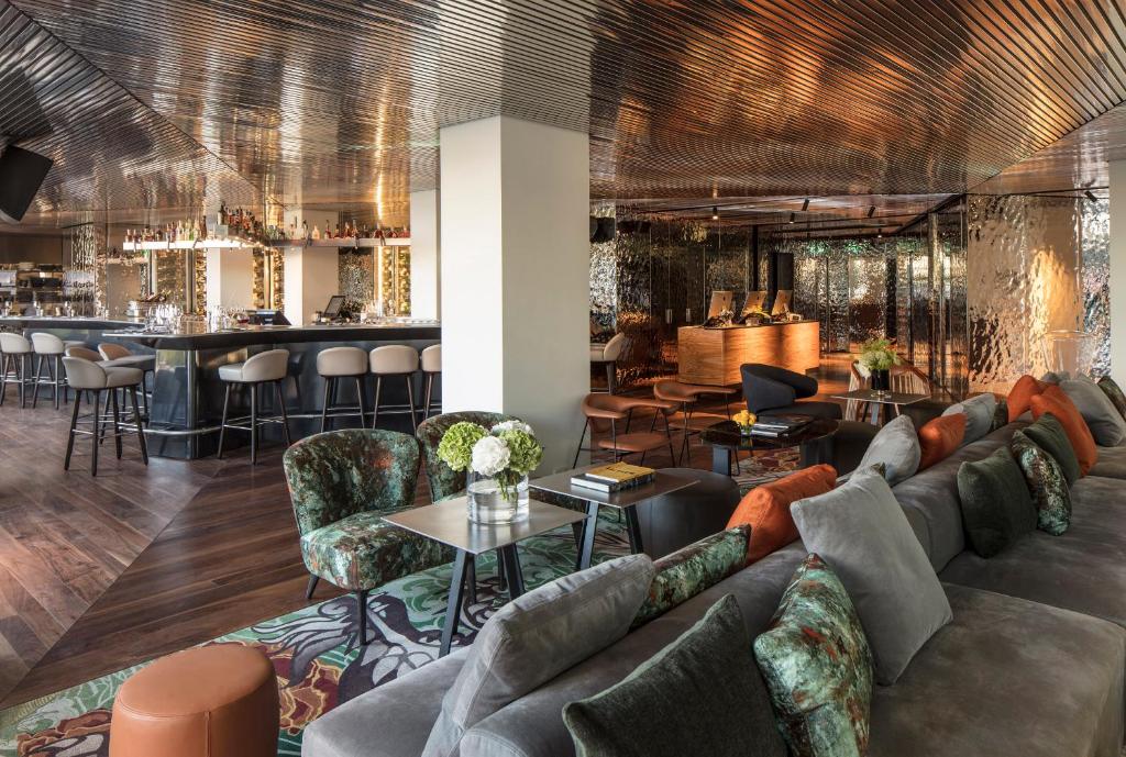 Sir Joan Hotel, part of Sircle Collection photo