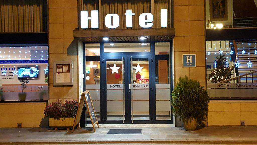 Hotel Segle XX photo
