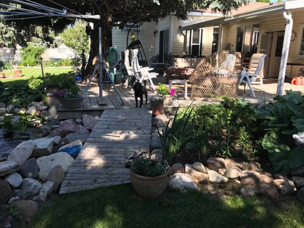 Glacier Park Bed and Breakfast - Saskatoon - Informationen und