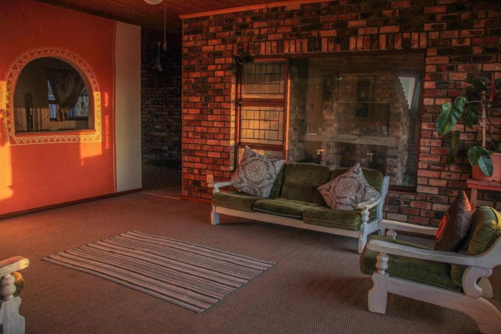 Shared lounge/TV area