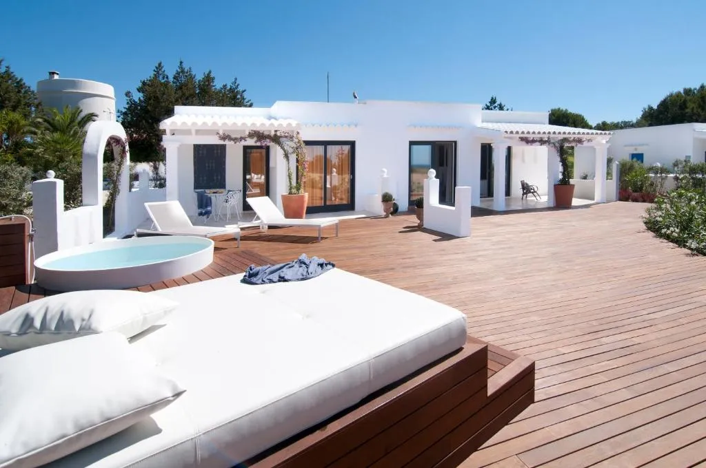Villas Paraíso de los Pinos, hotel in Sant Francesc Xavier