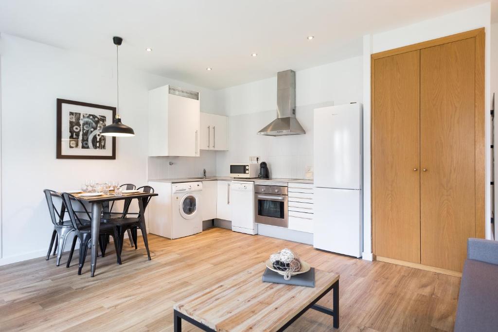 Amister Apartments - 4