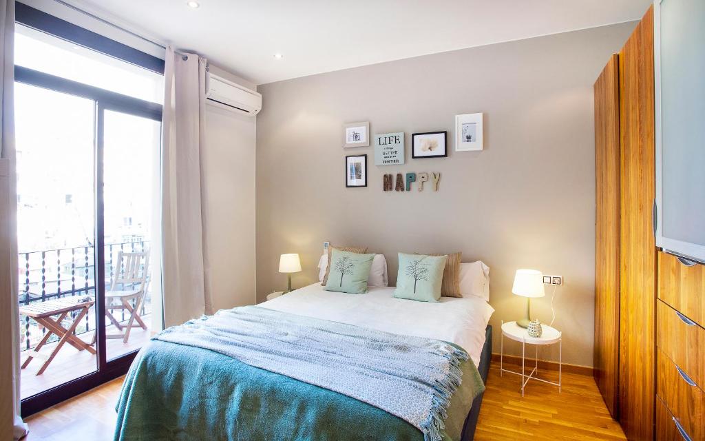 Apartments Barcelona & Home Deco Viladomat - 5