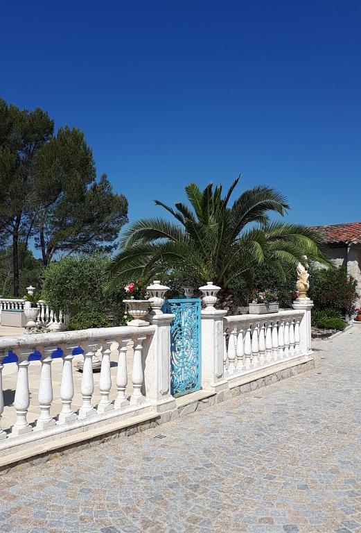 Gîte LES PINS climatisé piscine jardin parking - 5