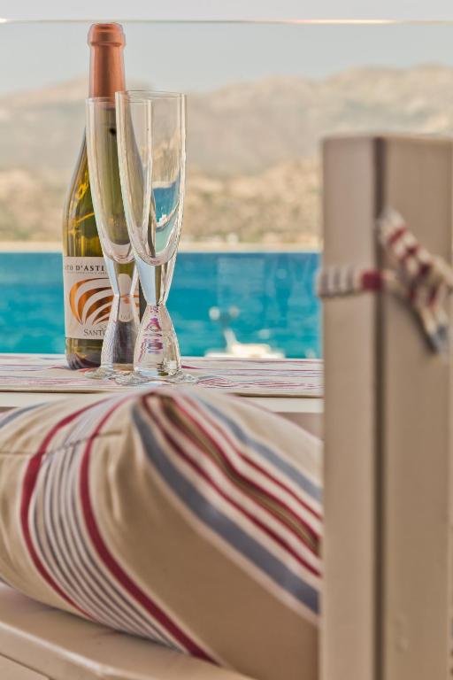 Nereus Luxurious Suites photo