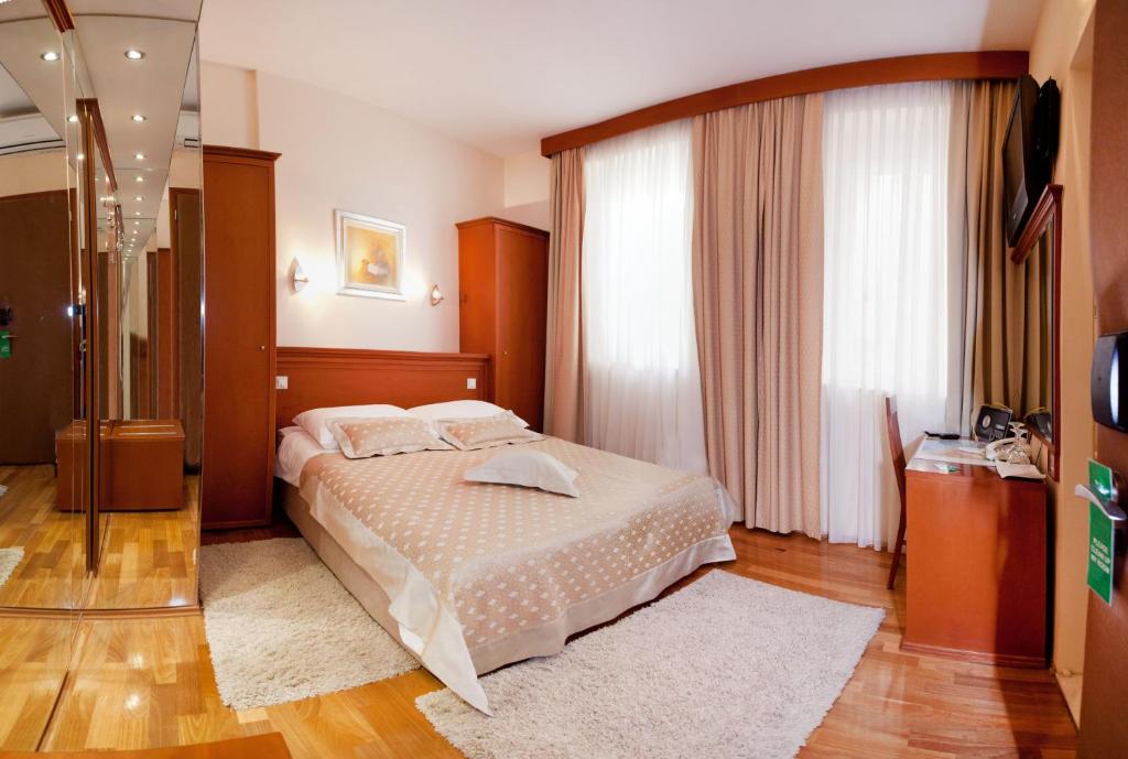 Royal Suites photo