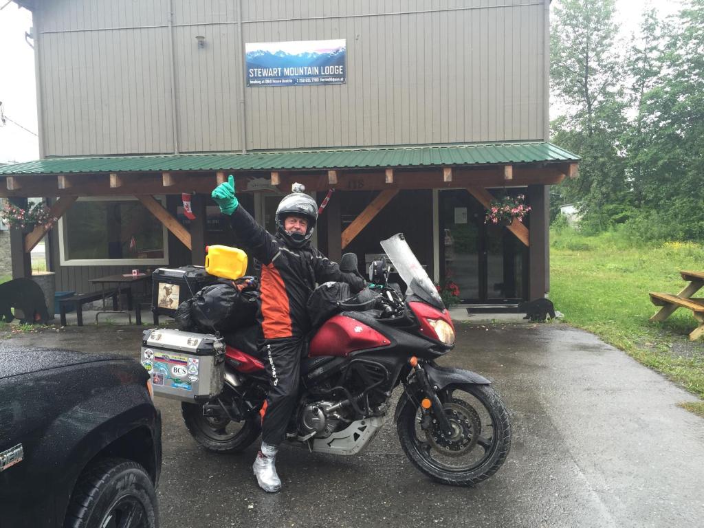 Stewart Mountain Lodge photo