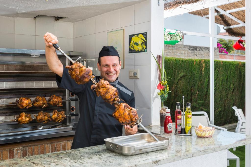 Apartaments Els Llorers — Restaurant & bars in Lloret de Mar, Catalonia
