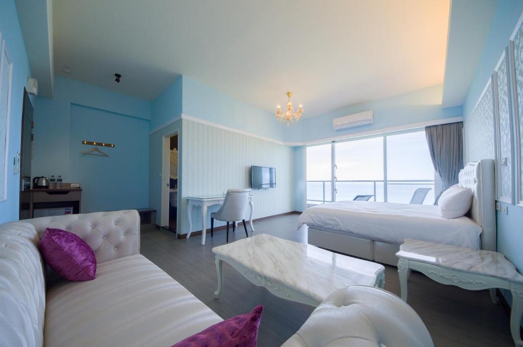 Whitecaps B&B, Yanliau