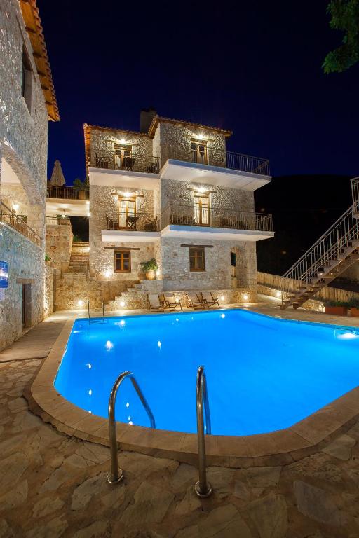 Anigraia, Paralio Astros