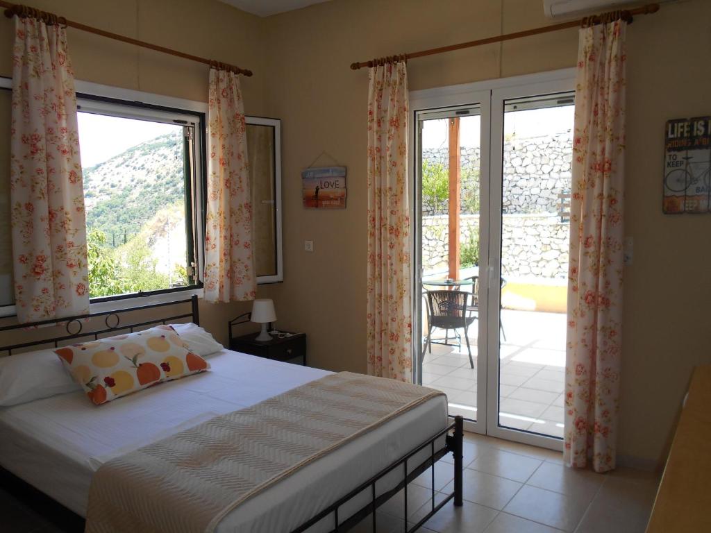 Zephyros Rooms And Apartments