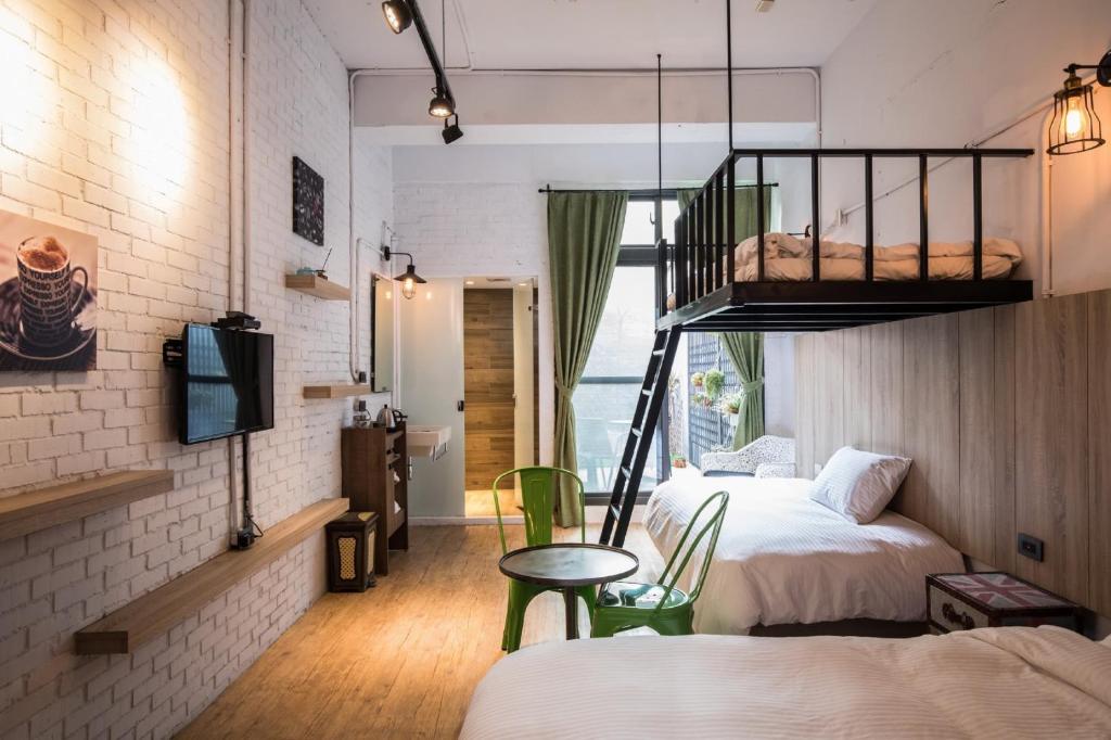 The Brick, Tchaj-nan