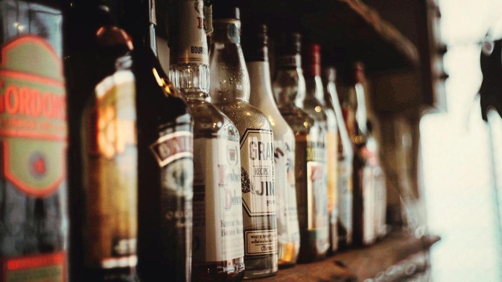 อาหารและเครื่องดื่ม