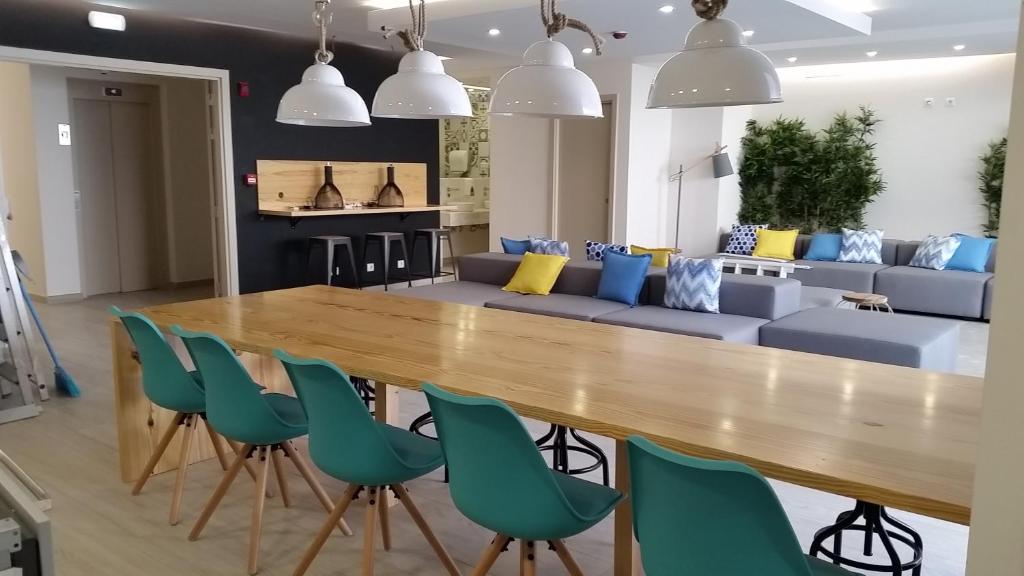 Kitchen, Topcity Hostel & Suites in Lagos