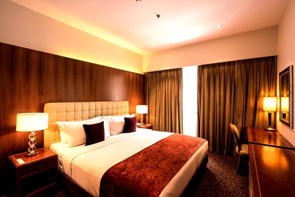 Oakwood Premier Prestige Bangalore - UB City photo